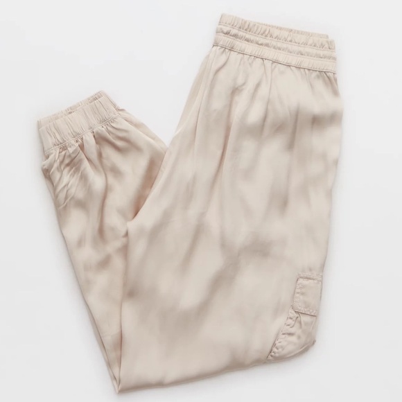 aerie satin cargo joggers in nude/ blush color size M - Picture 2 of 15